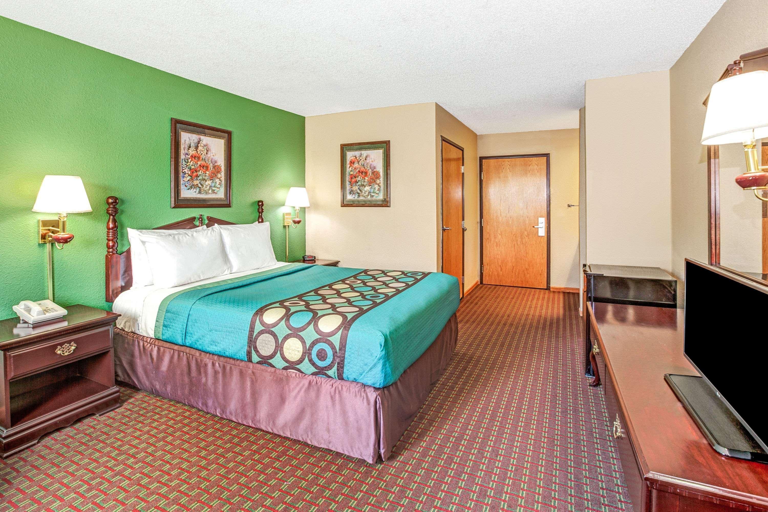 Super 8 By Wyndham Mchenry Fox Lake Area Luaran gambar