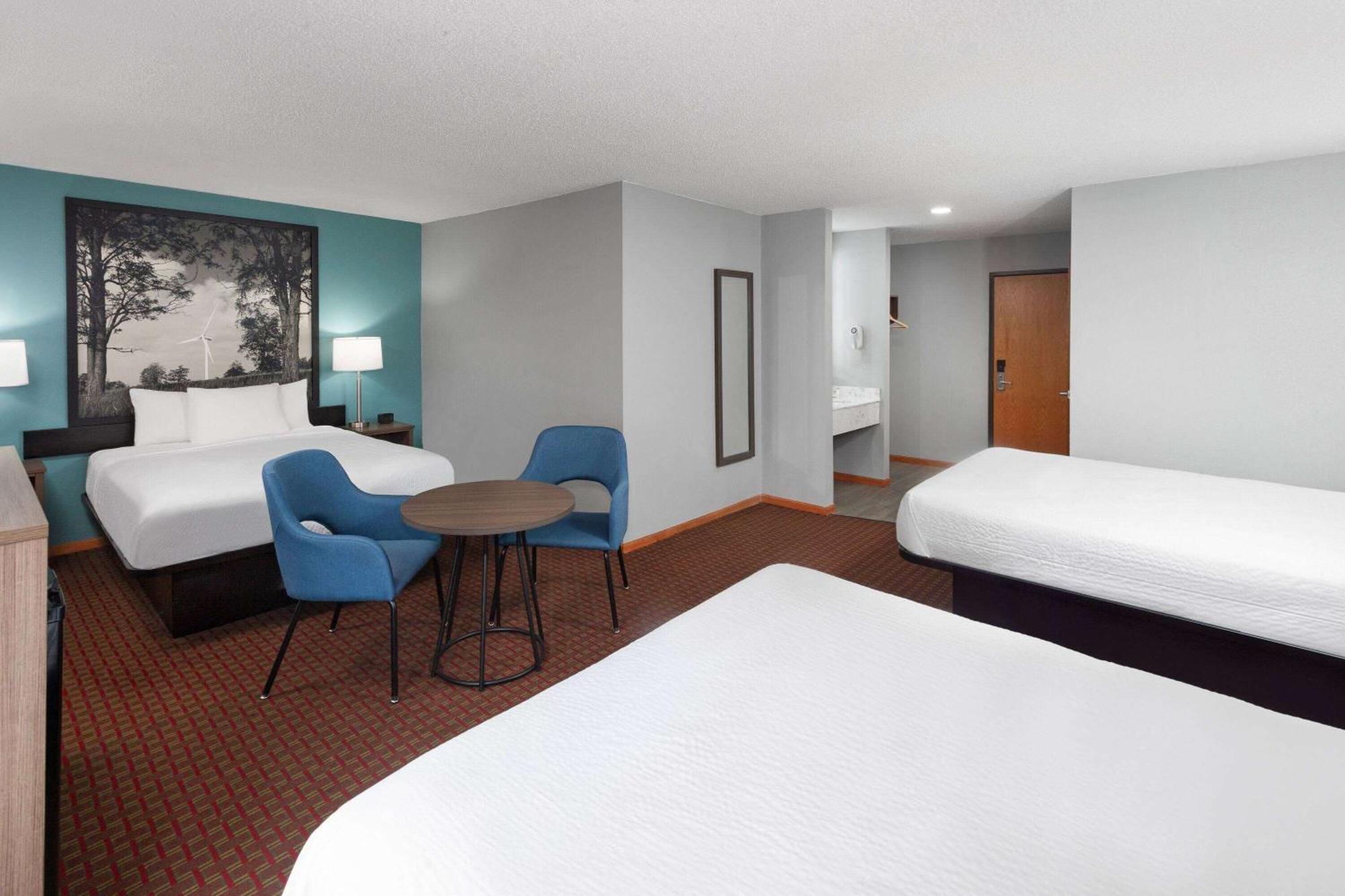 Super 8 By Wyndham Mchenry Fox Lake Area Luaran gambar