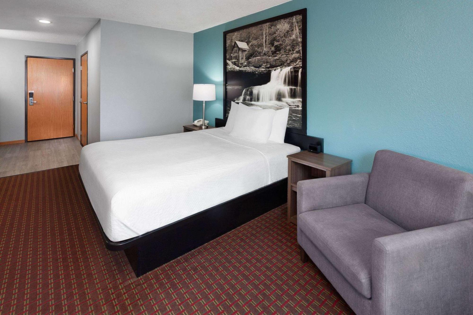 Super 8 By Wyndham Mchenry Fox Lake Area Luaran gambar